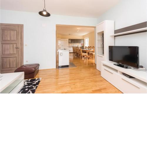 5 Bedroom Cozy Home In Biograd Na Moru