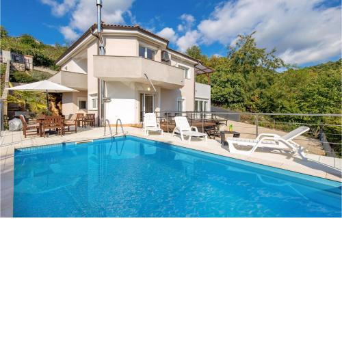 6 Bedroom Amazing Home In Icici