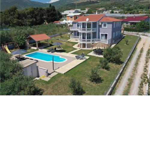 8 Bedroom Lovely Home In Kastel Novi