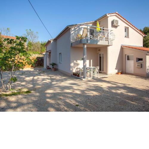 Adorable apartment near the centre of Malinska