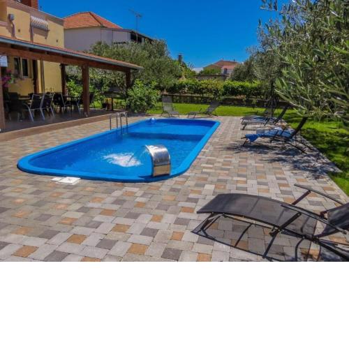Alluring Holiday Home in Pako tane with Swimming Pool