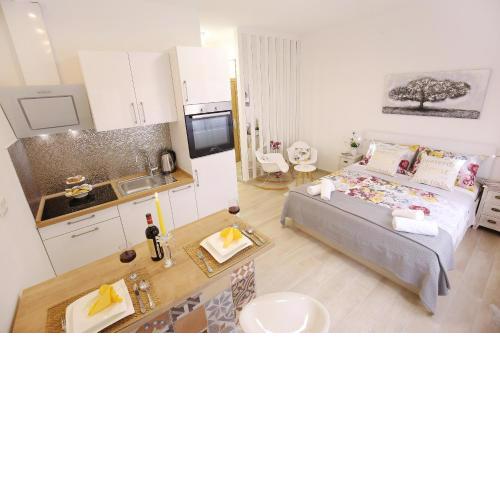 A'marie Apartments SELF CHECK-IN