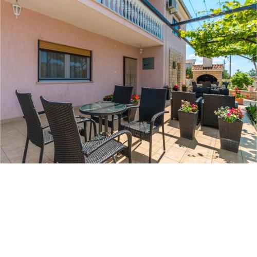 Amazing Apartment In Biograd Na Moru With Wifi