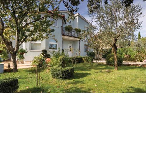 Amazing Apartment In Fazana With Wifi
