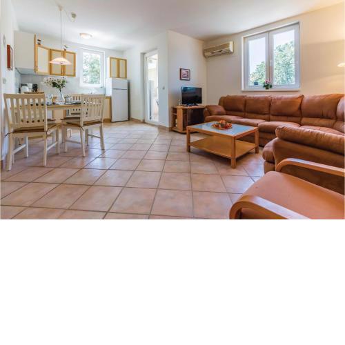 Amazing Apartment In Medulin With Kitchen