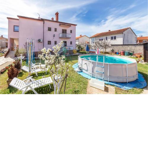 Amazing Apartment In Pula With Wifi
