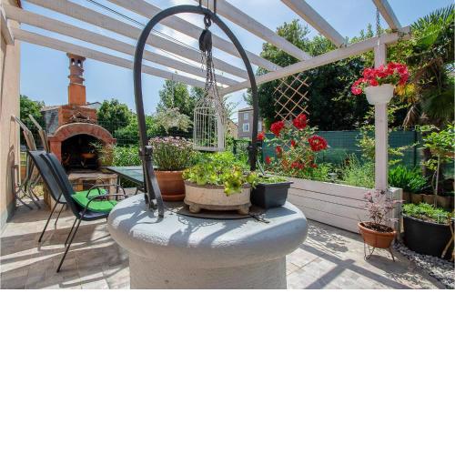 Amazing Apartment In Rovinj With Kitchen