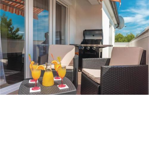 Amazing Apartment In Sukosan With Wifi
