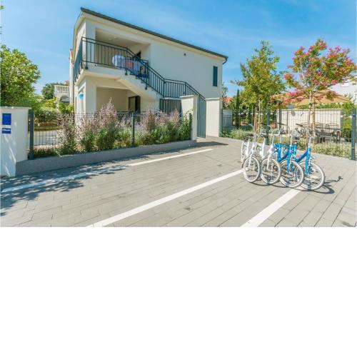 Amazing Apartment In Sukosan With Wifi