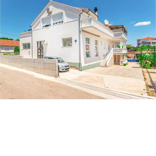 Amazing Apartment In Vodice With Kitchen