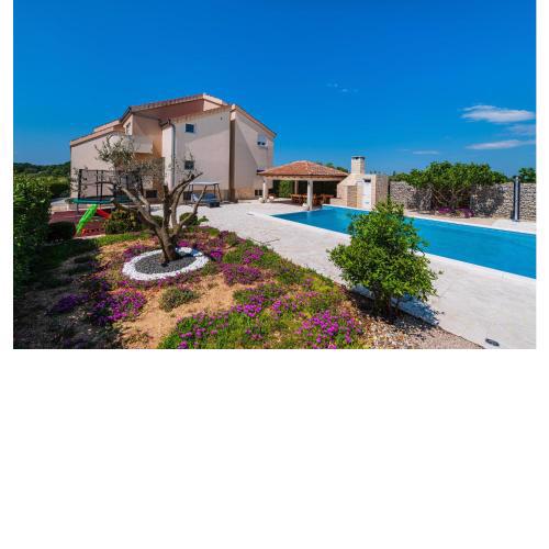 Amazing Home In Benkovac With Wifi