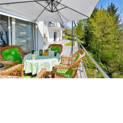 Amazing Home In Donji Zvecaj With Wifi