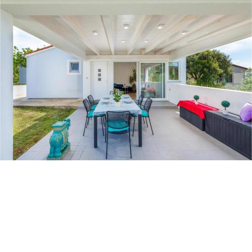 Amazing Home In Fazana With Kitchen