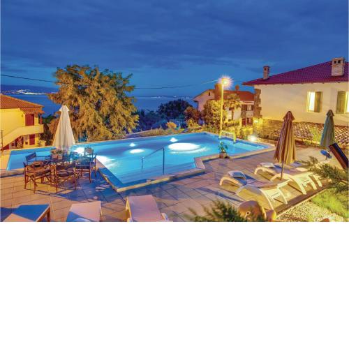 Amazing Home In Icici With Outdoor Swimming Pool