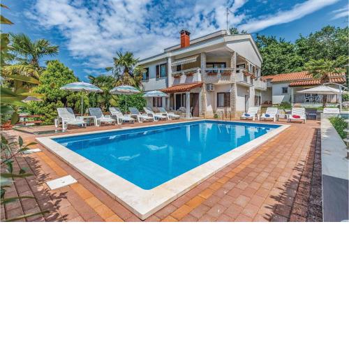 Amazing Home In Porec With 2 Bedrooms, Wifi And Outdoor Swimming Pool