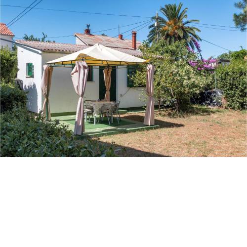 Amazing Home In Premantura With Wifi
