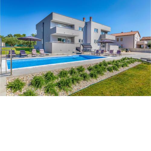 Amazing Home In Pula With Heated Swimming Pool