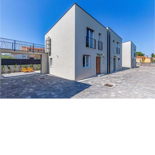 Amazing Home In Pula With Jacuzzi, Wifi And 3 Bedrooms