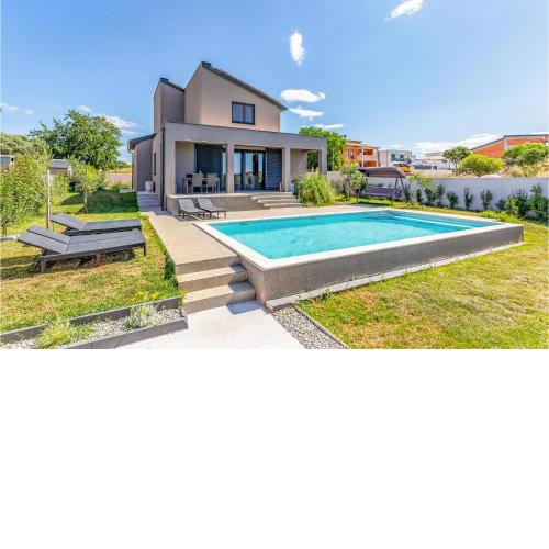 Amazing Home In Pula With Kitchen