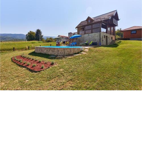 Amazing Home In Pustodol With Sauna