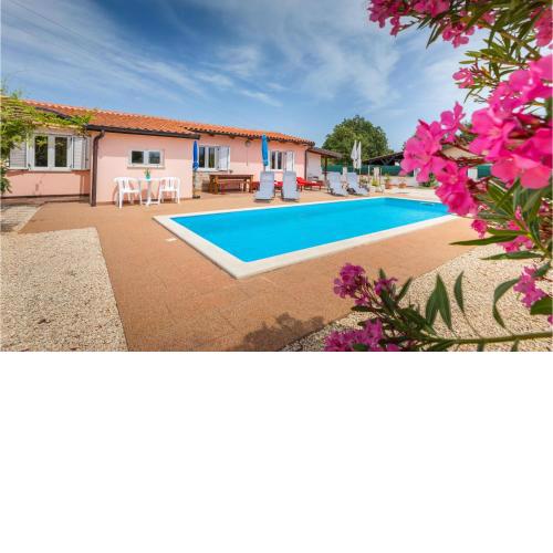 Amazing Home In Rovinj With Kitchen