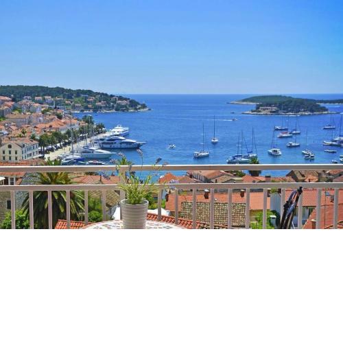 Anatota Hvar