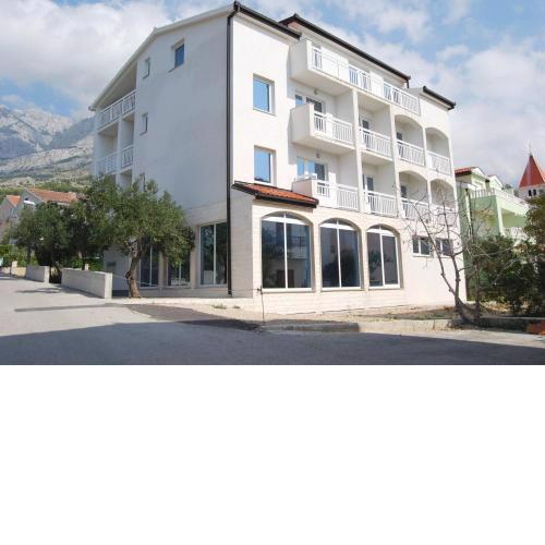 Apart-pansion Promajna