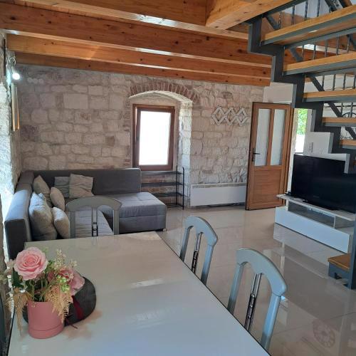 apartman "Dora"
