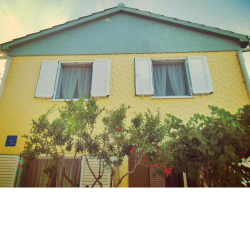 Apartmani Mersol Nin