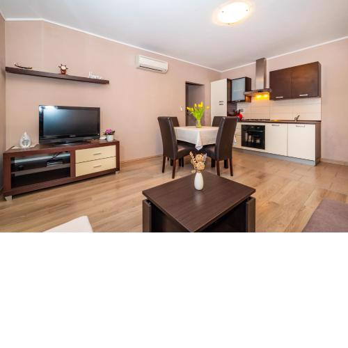 Apartment Adrian