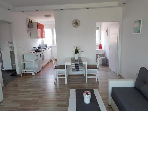 Apartment Alex Miramare