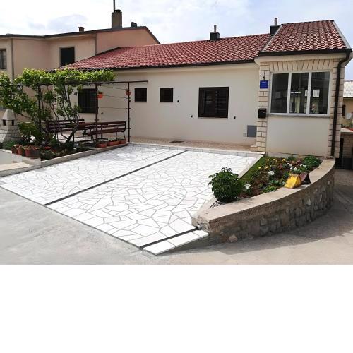 Apartment and Rooms Markovic