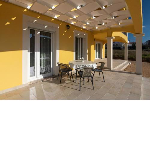 Apartment ANIKA* brand new and close to beach