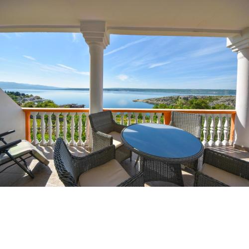 Apartment Aurora by Interhome