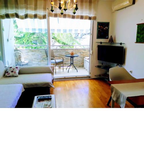 Apartment Green Note
