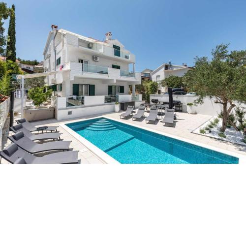Apartment in Arbanija with sea view, terrace, air conditioning, WiFi 5139-1