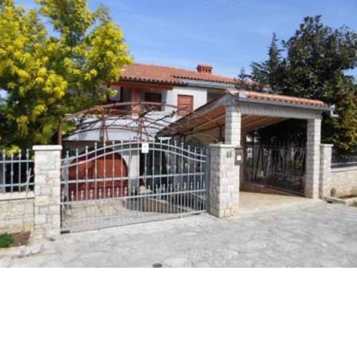 Apartment in Banjole with terrace, air conditioning, WiFi, washing machine 3360-3