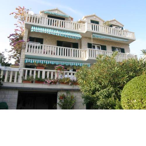 Apartment in Bol with sea view, balcony, air conditioning, WiFi 3416-1