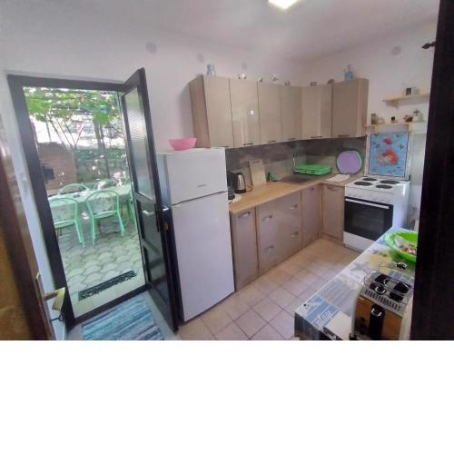 Apartment in Icici with sea view, terrace, Wi-Fi (4870-3)