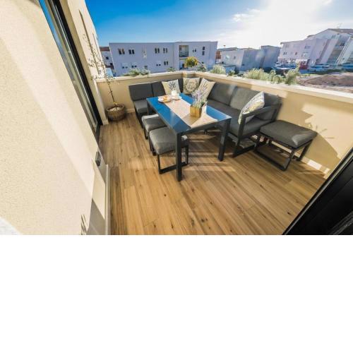 Apartment in Kastel Kambelovac with balcony, air conditioning, W-LAN, washing machine 5143-1