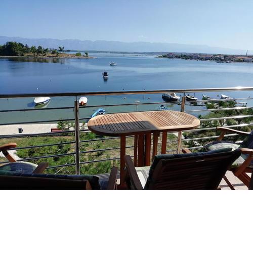 Apartment in Nin with sea view, terrace, air conditioning, Wi-Fi (4868-3)