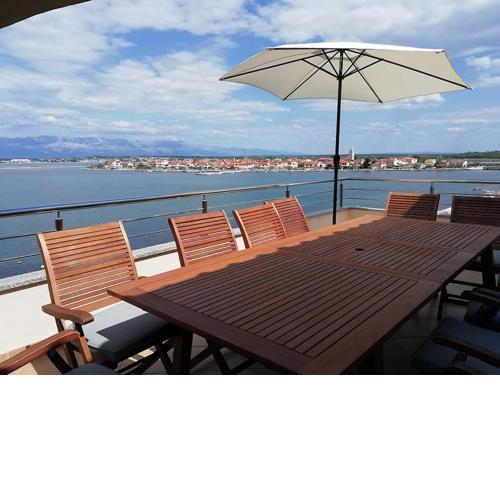 Apartment in Nin with sea view, terrace, air conditioning, Wi-Fi (4868-4)
