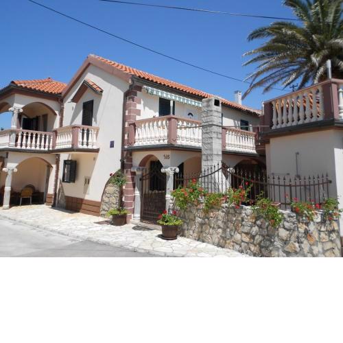 Apartment in Privlaka with balcony, air conditioning, WiFi, dishwasher 878-1