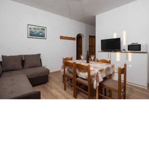 Apartment in Privlaka with sea view, balcony, air conditioning, WiFi 3598-2