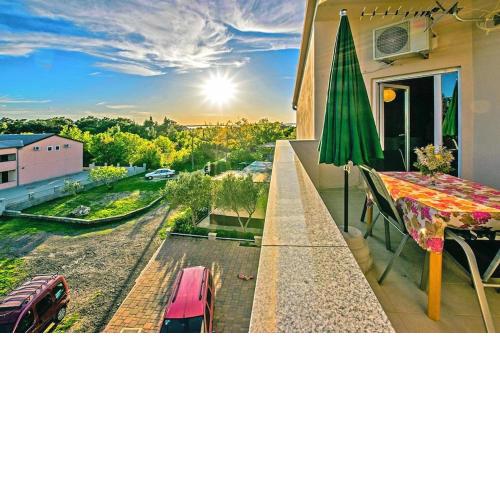 Apartment in Starigrad Paklenica, quiet in the green