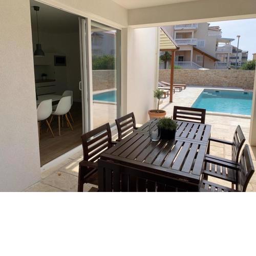 Apartment in Vodice with terrace, air conditioning, WiFi, dishwasher, Pool 4932-3