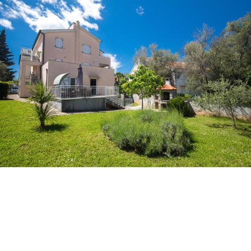 Apartment Josip Malin
