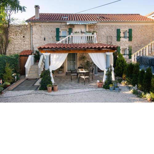 Apartment Kameni dvori