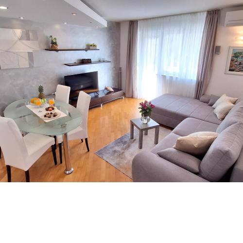 Apartment Leona
