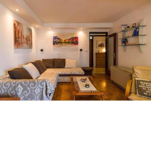 Apartment Many